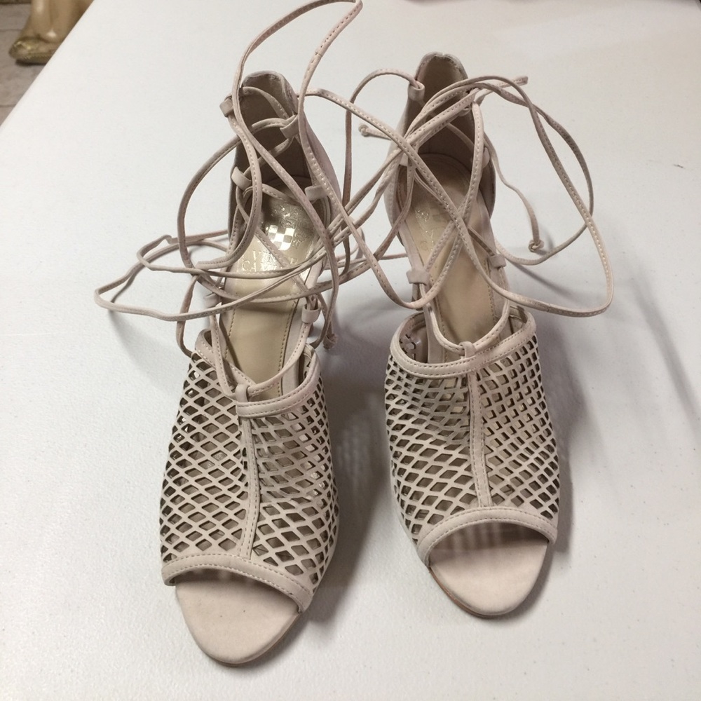 VINCE CAMUTO